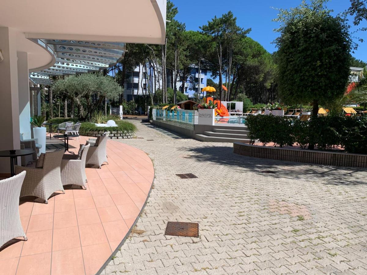 Hotel Franz Bibione Exteriör bild